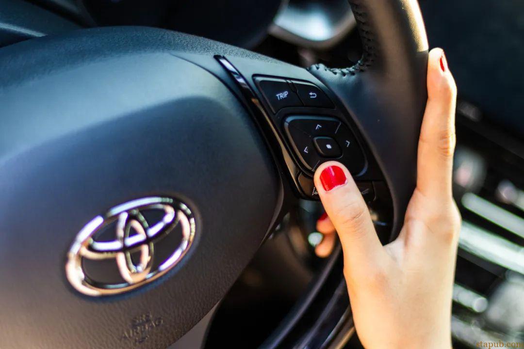 一年卖1.97万亿的丰田,秘密藏在两盏灯里 一年卖1.97万亿的丰田,秘密藏在两盏灯里